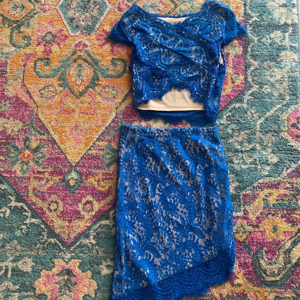 Reverse 2 piece lace skirt set